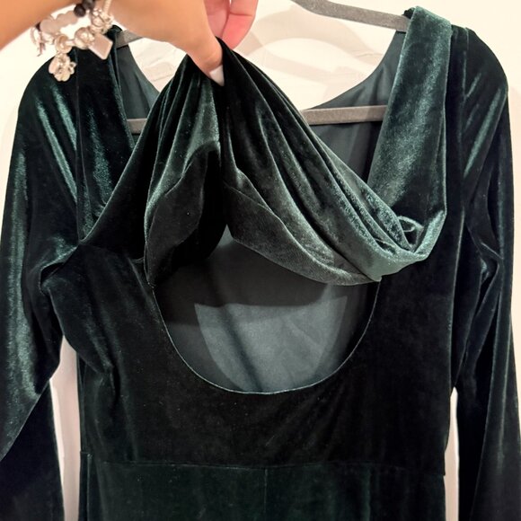 Elegant Green Velvet Dress with cowl drape back and slit, size 14 - Picture 5 of 5